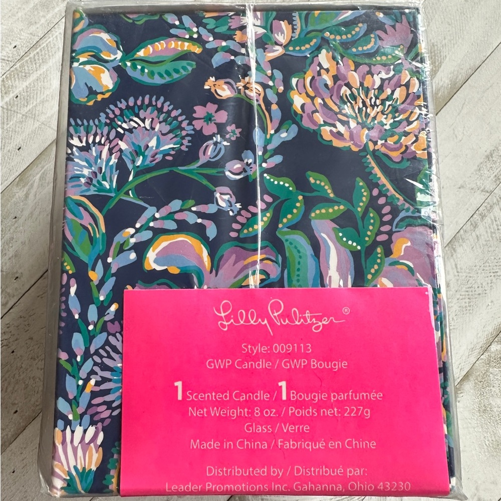 Lilly Pulitzer NEW‎ IN BOX High Tide Navy She's Got Sol Candle, 8 oz, GWP